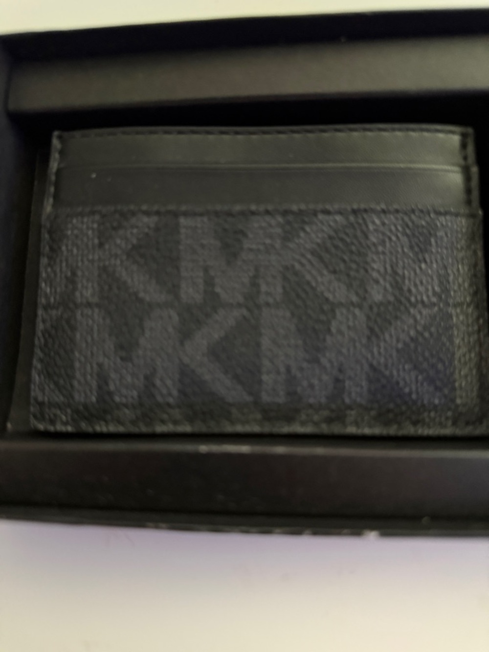 Michael Kors men's card holder and keychain gift set missing box top - Picture 2 of 4